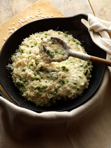 RISOTTO AUX ASPERGES, PETITS POIS ET “FONDUTA QUATTRO FORMAGGI” 