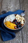 PORRIDGE DE RIZ AU LAIT DE COCO, BANANES, MYRTILLES ET MANGUE|||||||||||||PORRIDGE DE RIZ AU LAIT D’AMANDE, GRAINES DE CHIA ET FRUIT FRAIS|| 