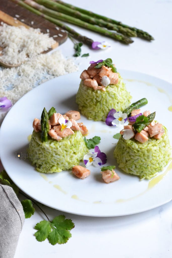 foto ricetta Sformatini di riso con crema di asparagi e salmone 