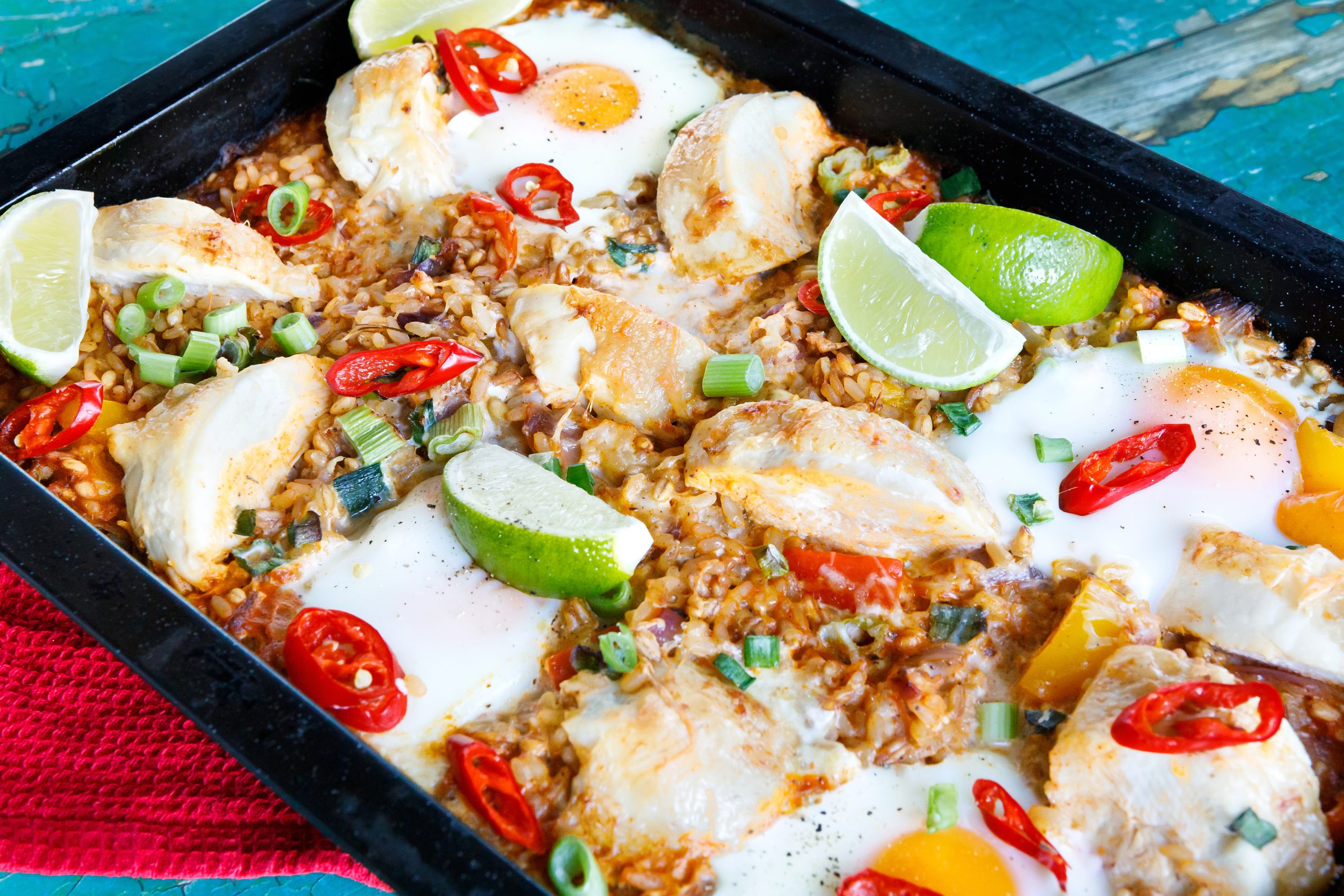 https://www.risogallo.co.uk/wp-content/uploads/2023/06/MEXICAN-STYLE-RICE-TRAYBAKE-WITH-3-GRAINS-RICE-AND-ROAST-CHICKEN-scaled.jpg